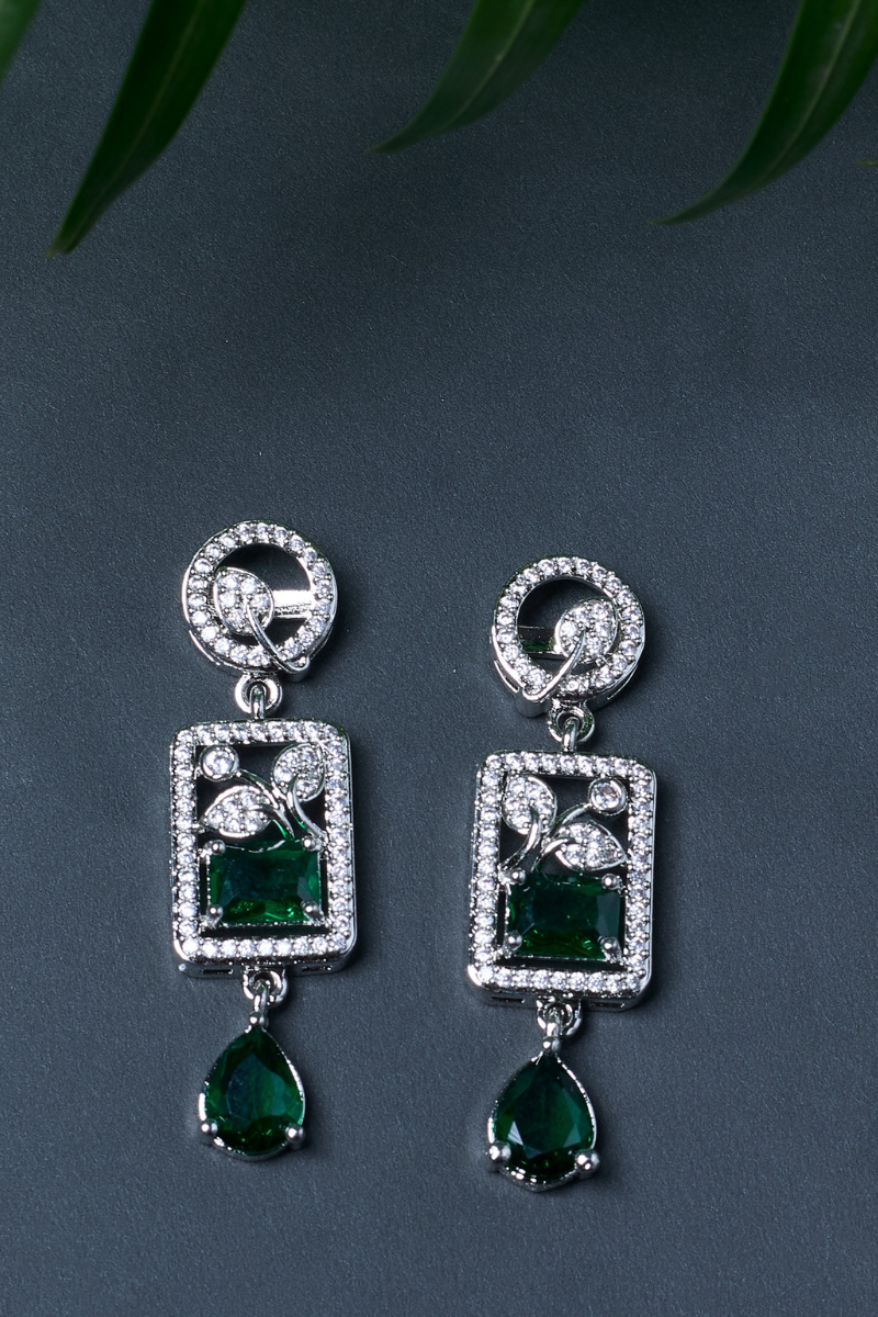 Necklace Set with Matching Earrings โ FREE Bracelet Included Elegant Green Drop Necklace Set |Perfect for Festive & Wedding Wear