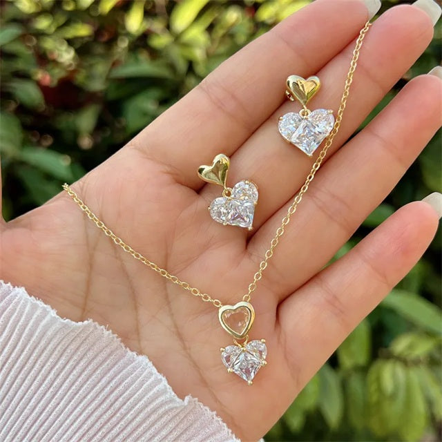 Classic Style Heart Shape Pendant Set with Stud Earrings – 18K Gold Plated Anti Tarnish Jewelry